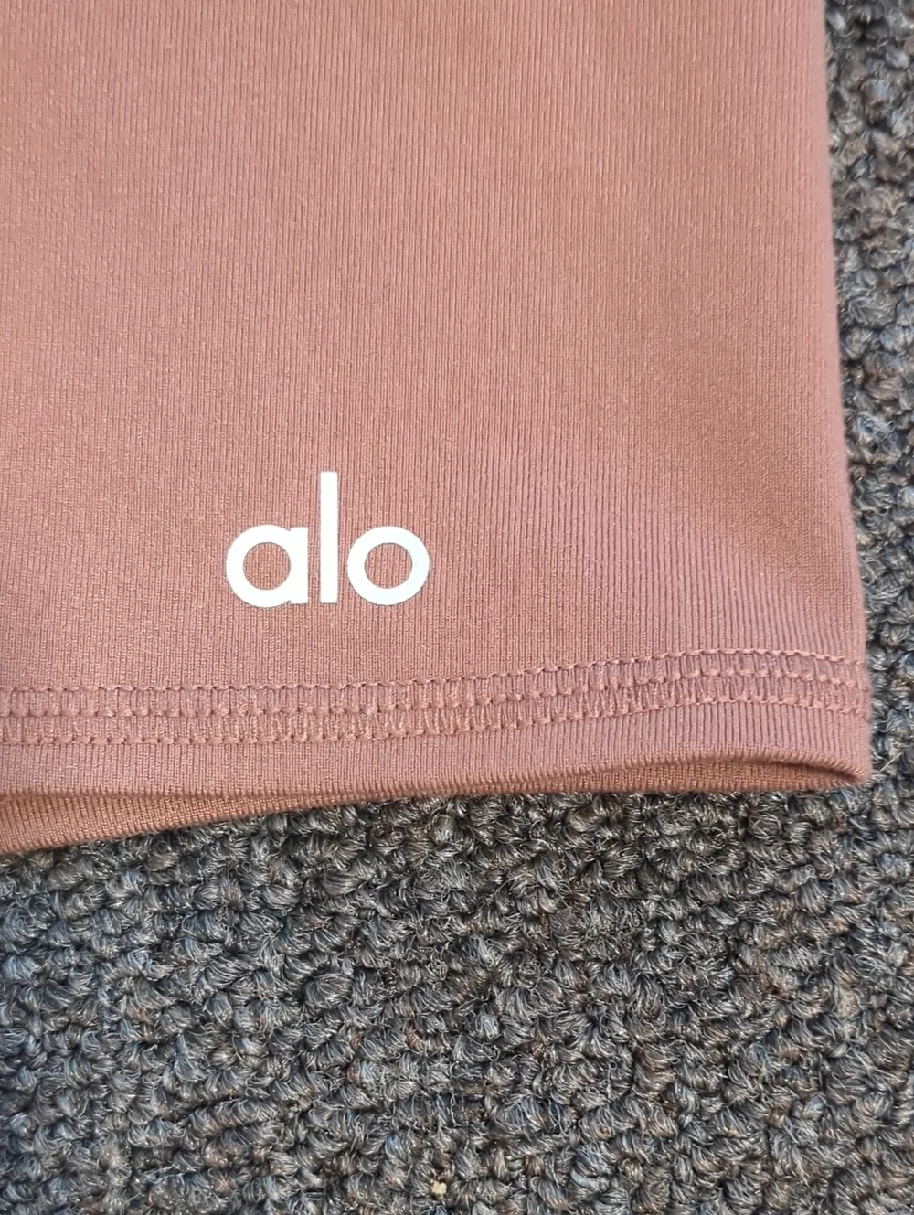 Alo Women's M 5
